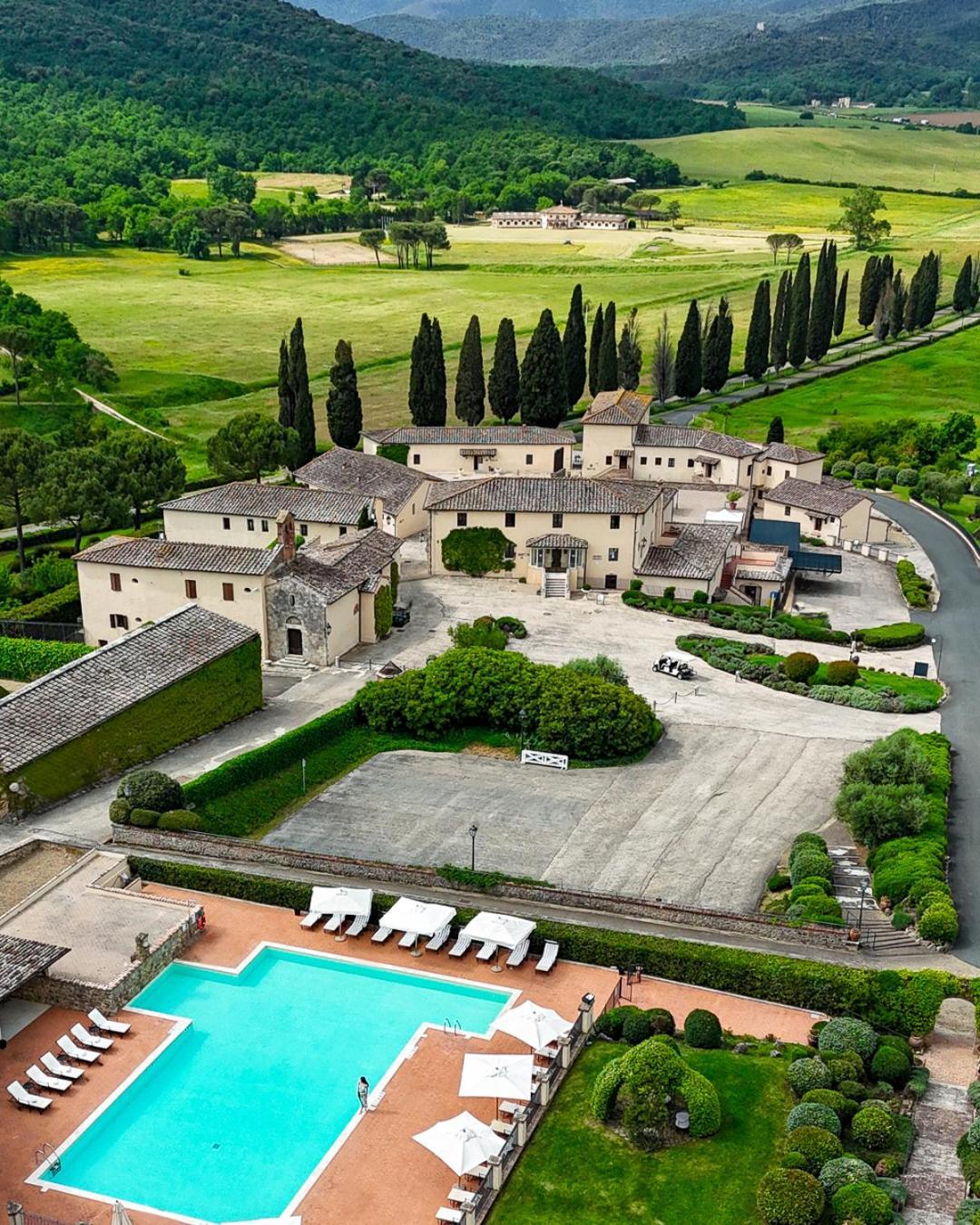 La Bagnaia Golf Resort Экстерьер фото