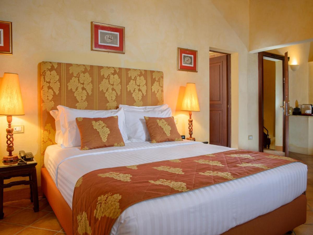 La Bagnaia Golf Resort Экстерьер фото